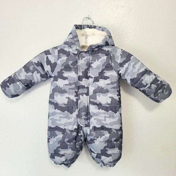 First Impressions Baby Quilted Gray Camo Snowsuit 0-3 Months Up to 12lbs - Picture 1 of 6